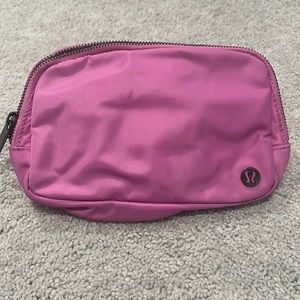 NWOT Lululemon Belt Bag - Pink